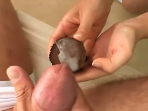 Gf gives good blowjob and eats her cum pudding