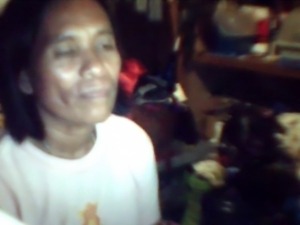 51 YEAR OLD FILIPINA MOM RHODORA LEPITEN RUBS HER PUSSY