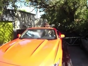 Brunette Blowjob And Banging With Tow Truck Driver In Car