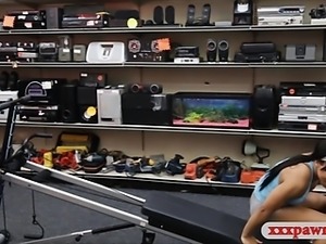 Ebony gym trainer drilled by pawn dude at the pawnshop