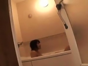 He joins her in the bath to get a blowjob then checks out h