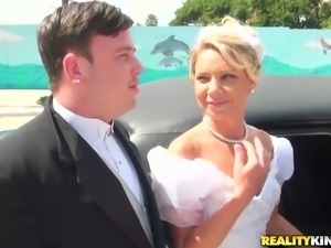 Cuckold Groom Sees His Bride Getting Fucked in Limo