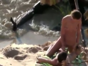 Kinky svelte nympho with nice bum was fucked from behind on the beach
