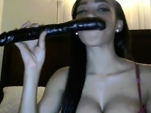 Slutwife orgasms and masturbates on webcam