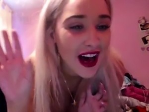 Blond british babe webcam