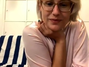 Big boobs milf masturbates with her dildo