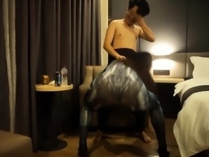 Sexy Ebony Amateur Ass Shaking