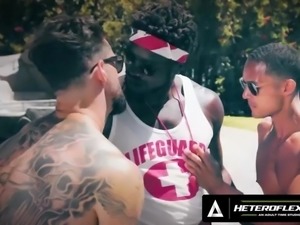 HETEROFLEXIBLE - Gaymer Hunk Marcus McNeil Gives Up Win To Score Fem Twink...