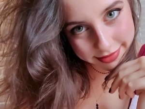 Young amateur teen in solo masturbation playing with herself