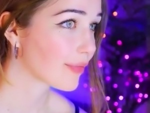 Amateur Teen with Huge Dildo Masturbating on Webcam