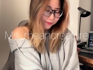 Sexy hottie Anetta Keys enjoys a solo toy masturbation