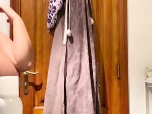 MILF with Big Boobs enjoying herself on cam